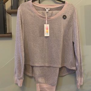 NWT 2 Piece lounge/pyjama set.